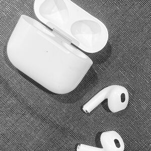 Air Pods Gen 2